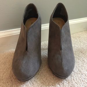 ✨HOST PICK✨ Heeled booties - gray, suede-like material